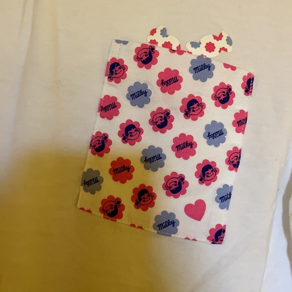 Uniqlo graphic tee (Milky Girl) - Picture 2 of 2